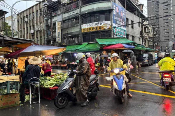 ‘We’re not scared’: Life in Taiwan goes on amid major Chinese war games